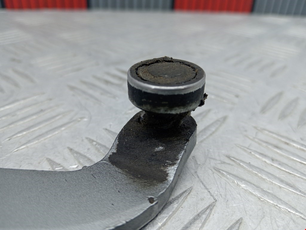 Ролик двери сдвижной (левый/правый средний верхний/нижний) PONTIAC Trans Sport 1989-1996