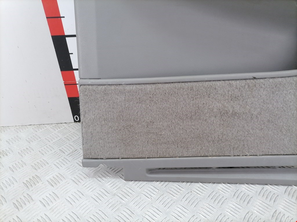 Обшивка двери задняя правая PONTIAC Trans Sport 1989-1996