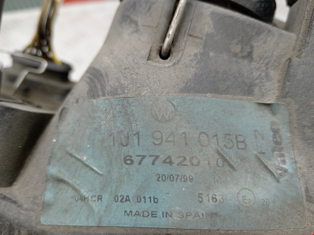 Фара левая VOLKSWAGEN Golf IV 1997-2003