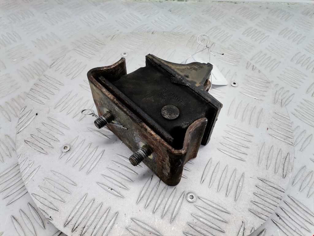 Подушка (опора) крепления двигателя Mercedes Sprinter 1 (W901-905) (1995-2006)