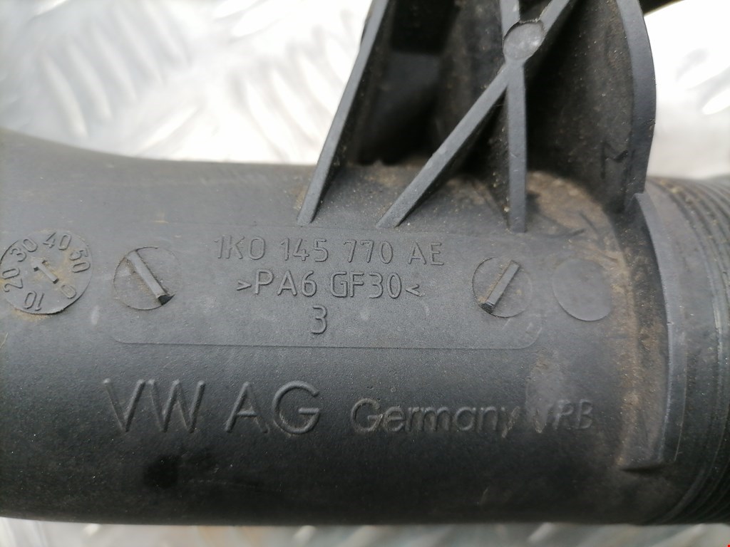 Патрубок воздушного фильтра VOLKSWAGEN Passat B7 2011-2015