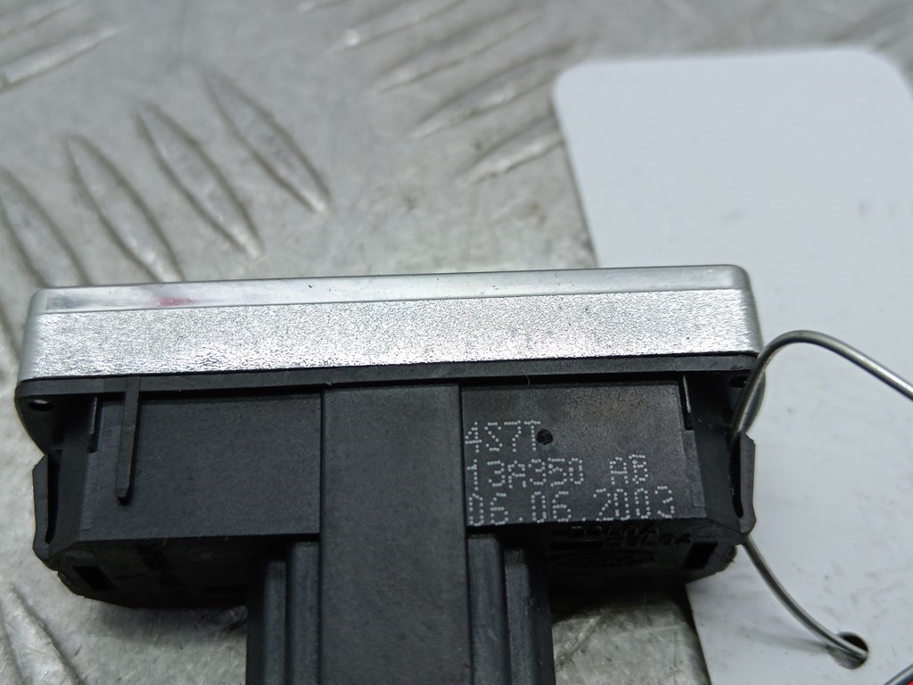 Кнопка аварийной сигнализации (аварийки) FORD Mondeo III 2000-2007