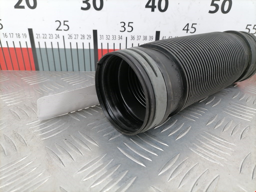 Патрубок воздушного фильтра VOLKSWAGEN Bora 1998-2005