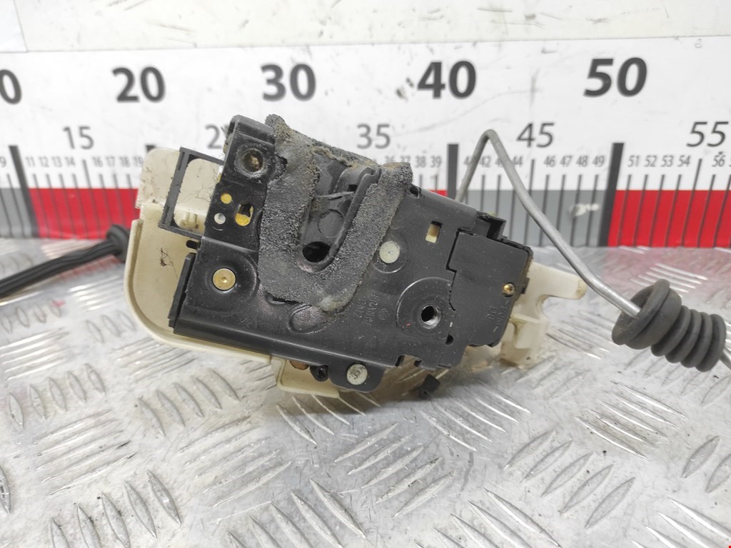 Замок двери передней правой VOLKSWAGEN Polo IV 2001-2009