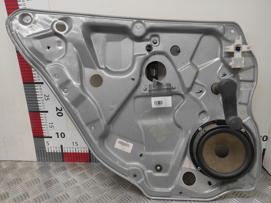 Стеклоподъемник задний левый VOLKSWAGEN Polo IV 2001-2009