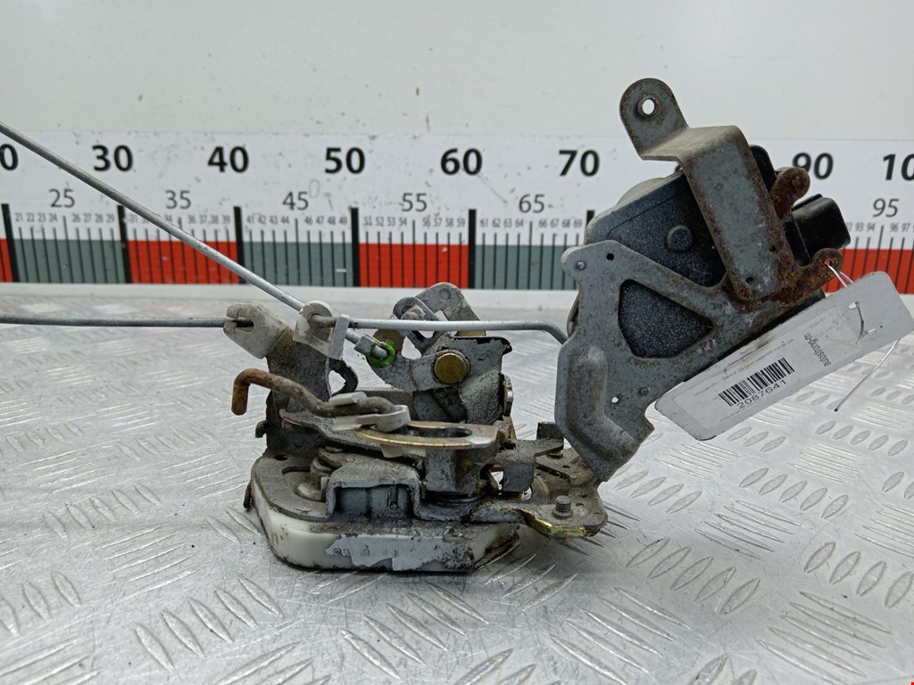 Замок двери задней правой MITSUBISHI Galant VIII 1996-2006