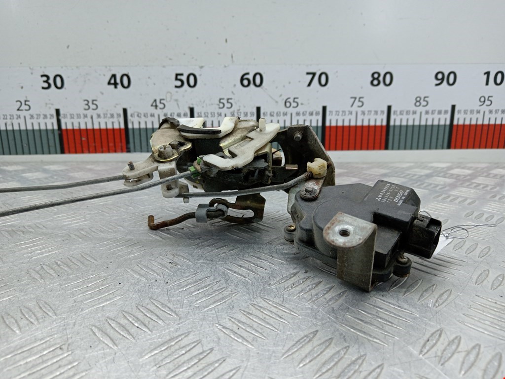 Замок двери задней правой MITSUBISHI Galant VIII 1996-2006