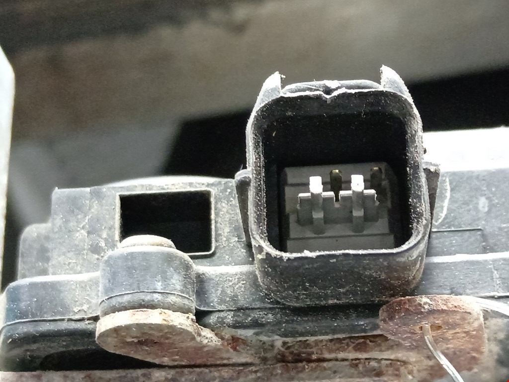 Замок двери задней правой MITSUBISHI Galant VIII 1996-2006