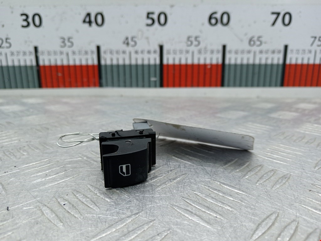 Кнопка стеклоподъемника SEAT Leon 2005-2012