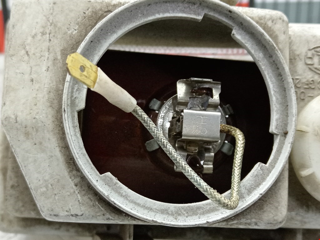 Фара противотуманная левая (ПТФ) VOLKSWAGEN Polo III 1994-2001