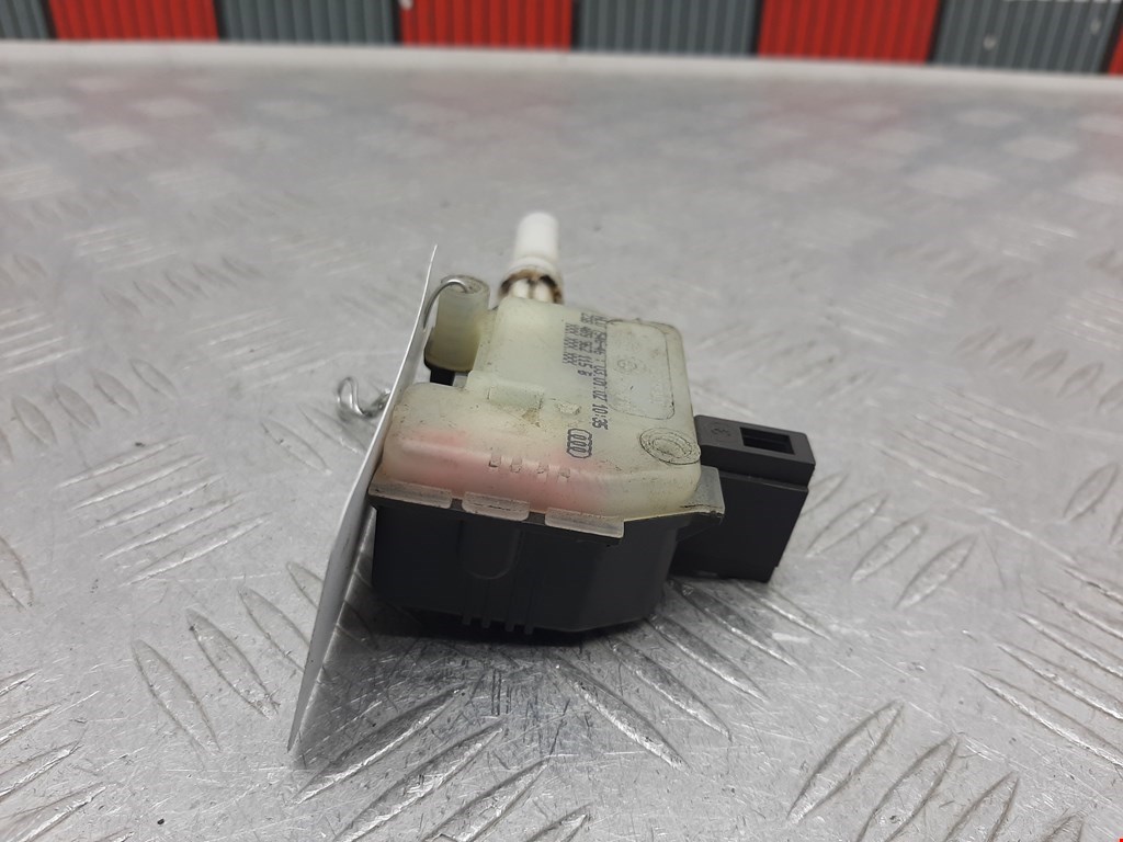 Активатор замка багажника SKODA Octavia A4 1U- 1997-2010