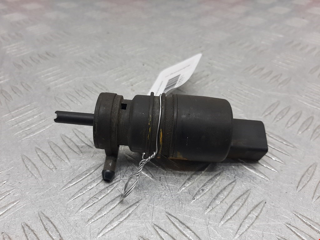 Насос (моторчик) омывателя Volkswagen Golf 4 (1997-2004)