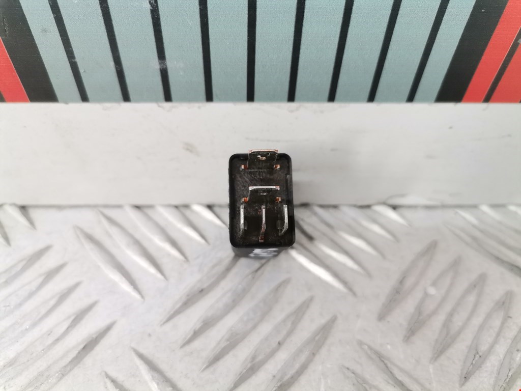 Реле VOLKSWAGEN Touareg 2002-2010