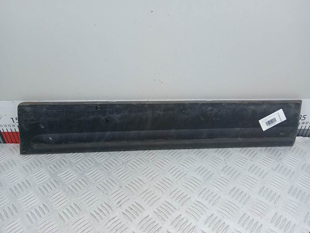 Накладка декоративная (молдинг) двери задней левой Kia Sorento 2 (2009-2021)