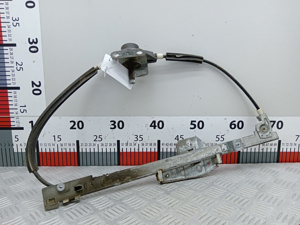 Стеклоподъемник задний правый VOLKSWAGEN Passat B3 1988-1993