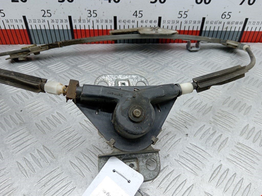 Стеклоподъемник задний правый VOLKSWAGEN Passat B3 1988-1993