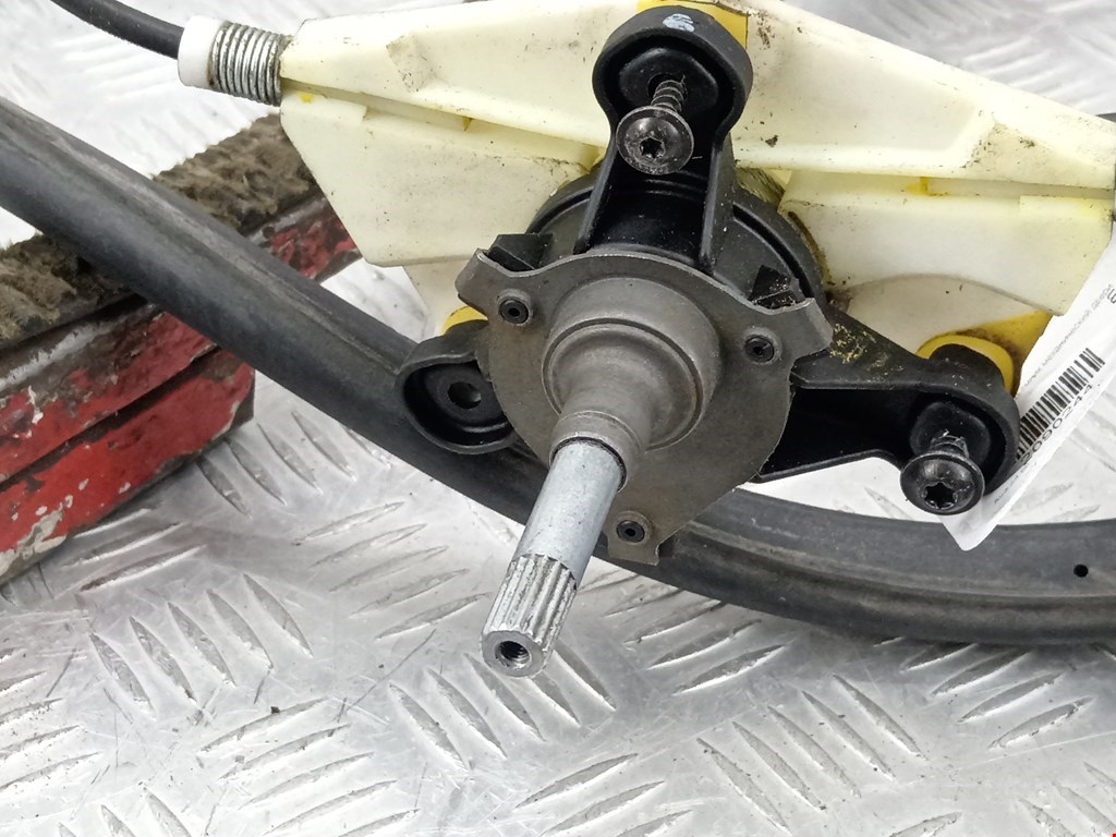 Стеклоподъемник задний правый AUDI A4 B6 2001-2005