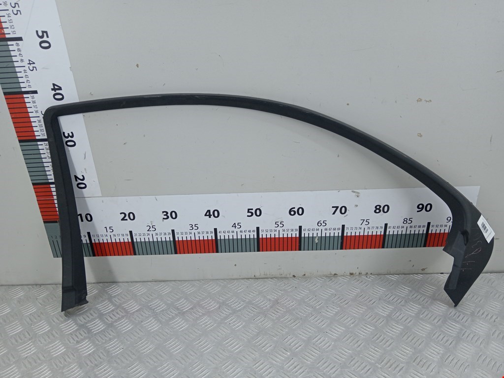 Накладка декоративная (молдинг) двери задней правой Mercedes C-Class (W203) (2000-2008)