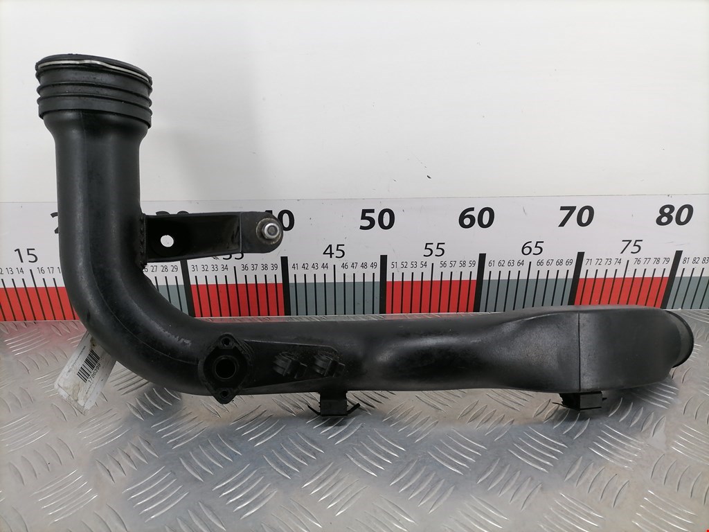 Патрубок интеркулера AUDI A4 B7 2004-2007