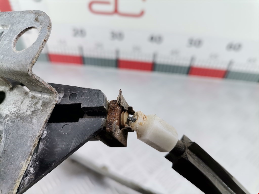 Стеклоподъемник задний правый VOLKSWAGEN Passat B3 1988-1993