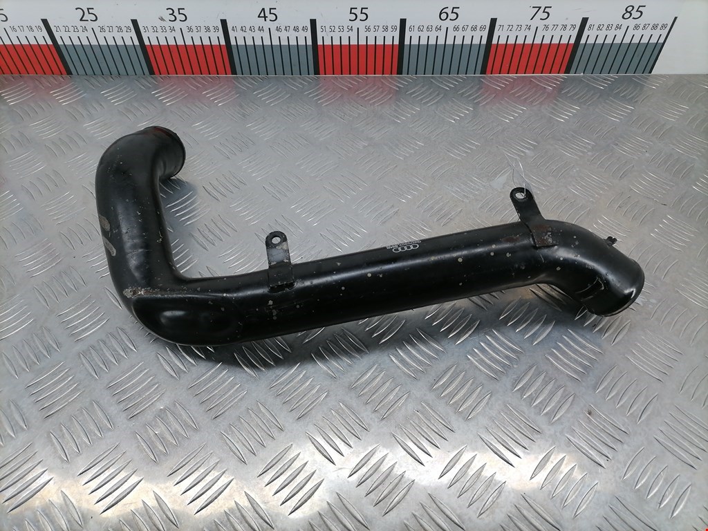 Патрубок интеркулера VOLKSWAGEN Passat B5 1997-2005