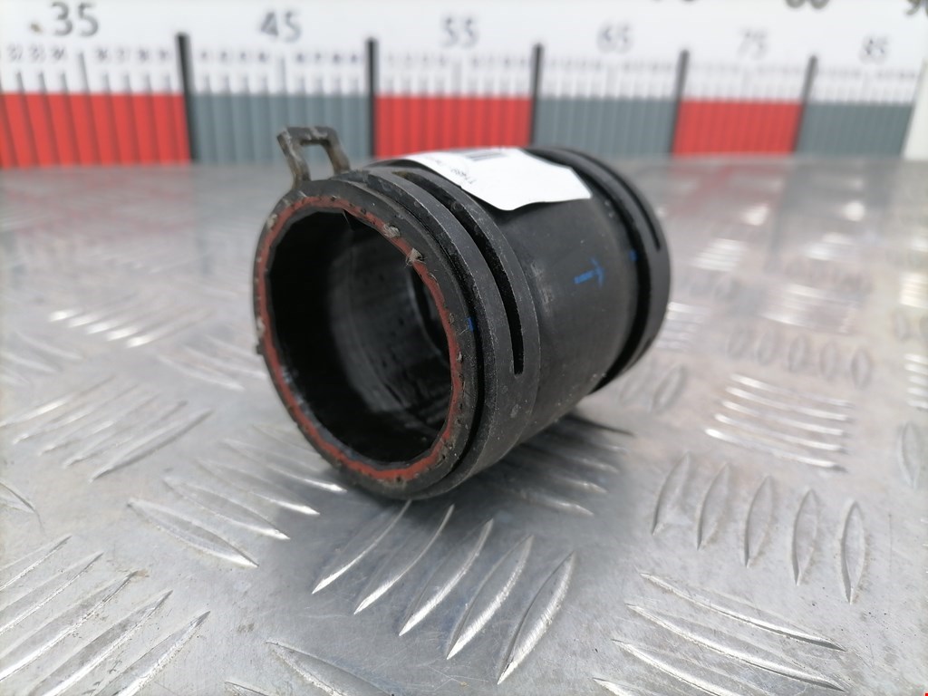 Патрубок интеркулера VOLKSWAGEN Passat B5 1997-2005