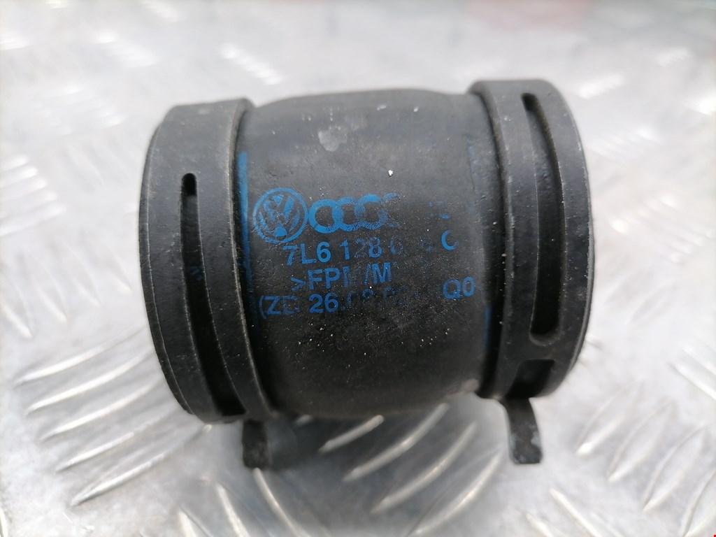 Патрубок интеркулера VOLKSWAGEN Passat B5 1997-2005