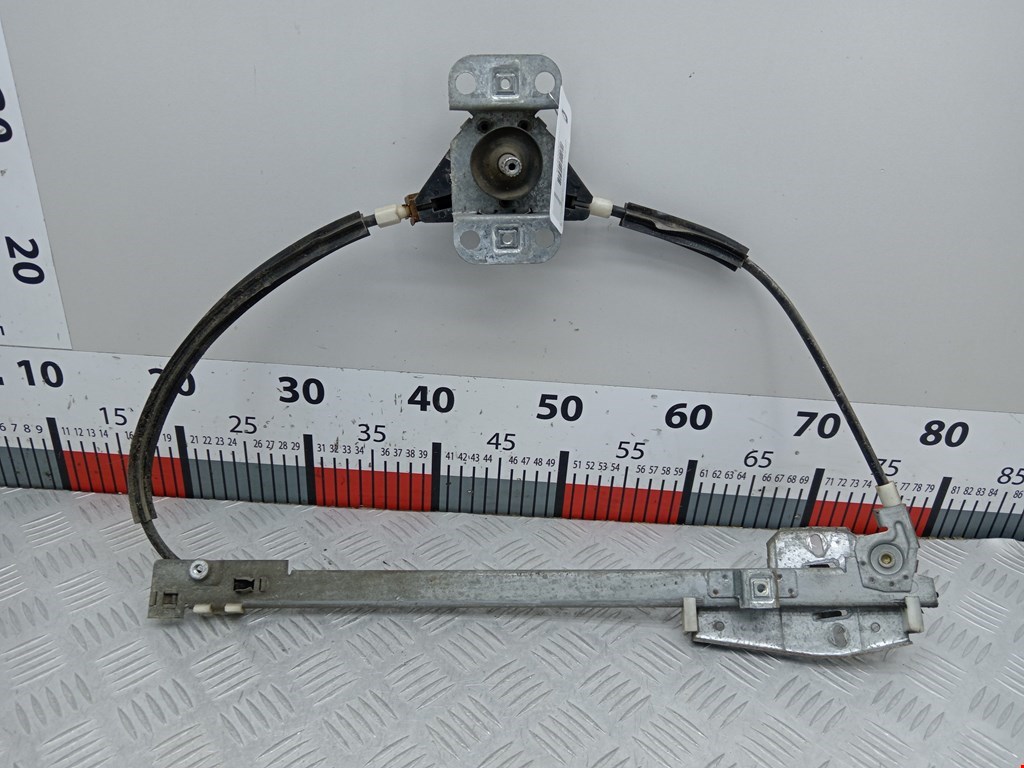 Стеклоподъемник задний правый VOLKSWAGEN Passat B3 1988-1993