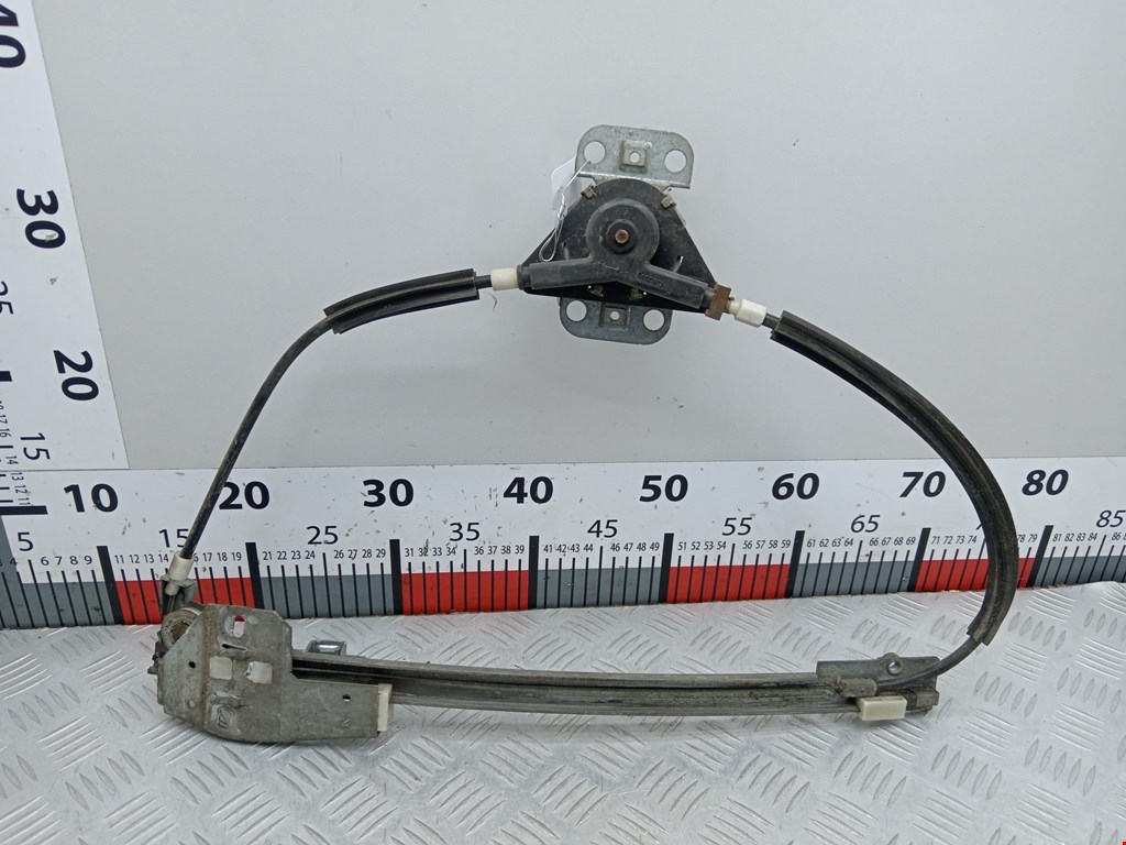 Стеклоподъемник задний правый VOLKSWAGEN Passat B3 1988-1993