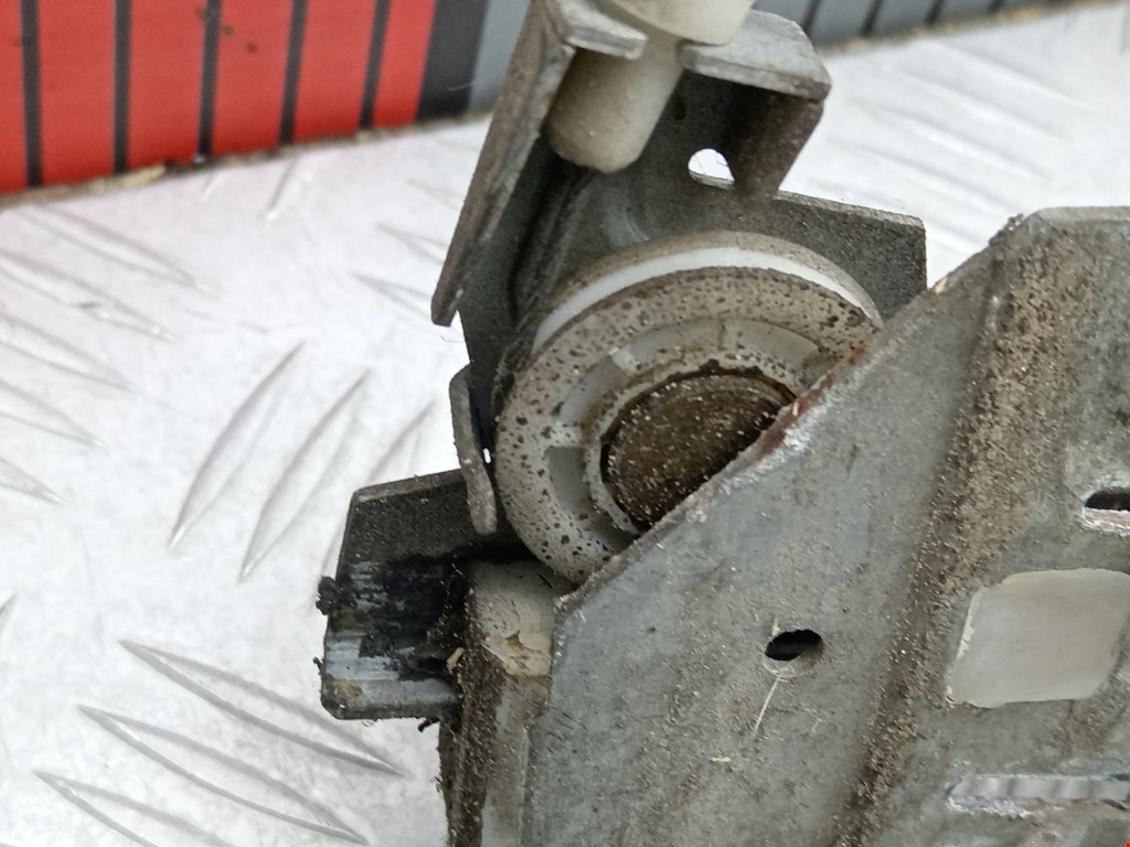 Стеклоподъемник задний правый VOLKSWAGEN Passat B3 1988-1993