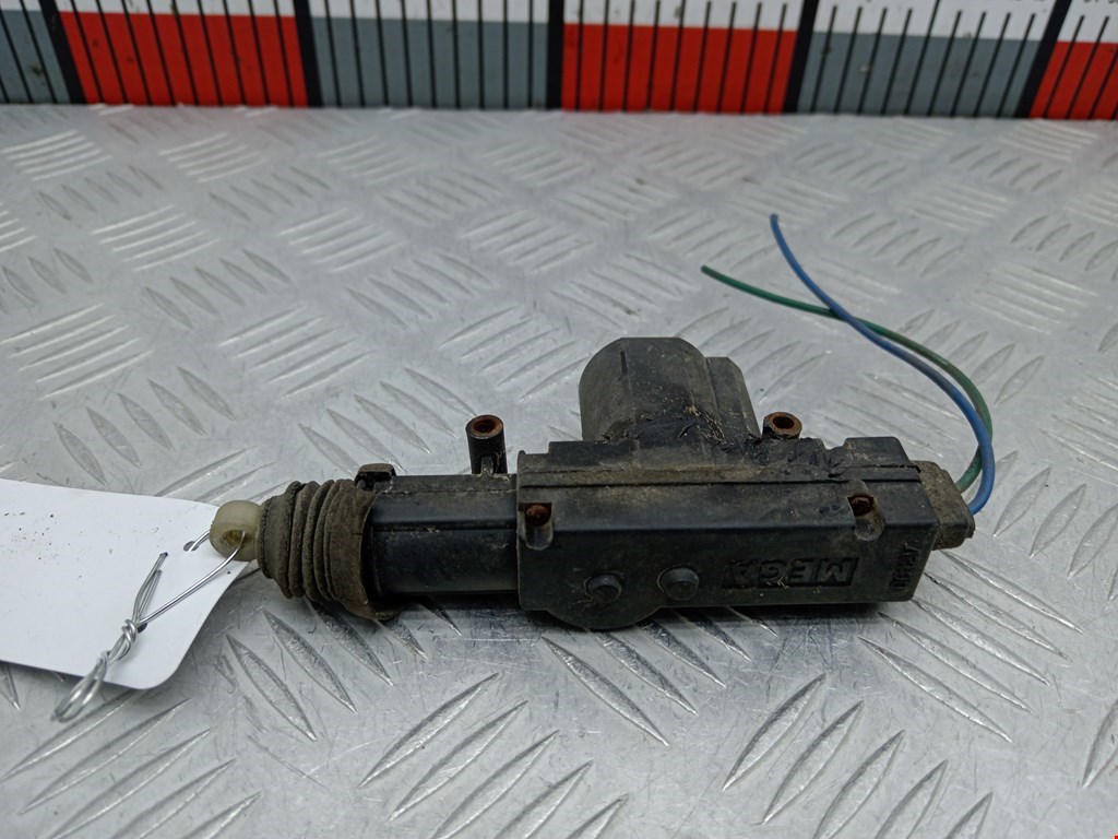 Активатор замка двери AUDI 80 B4 1991-1996