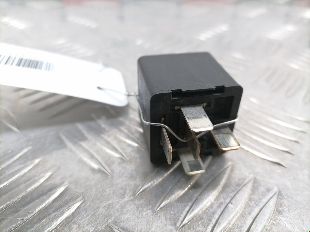 Реле MAZDA Tribute 2000-2007