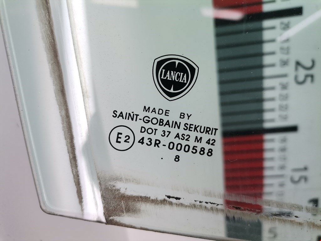 Стекло двери переднее правое LANCIA Delta III (844) 2008-2014