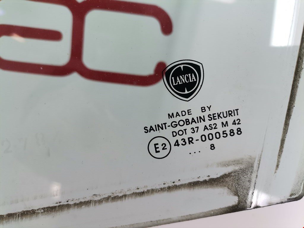 Стекло двери переднее левое LANCIA Delta III (844) 2008-2014