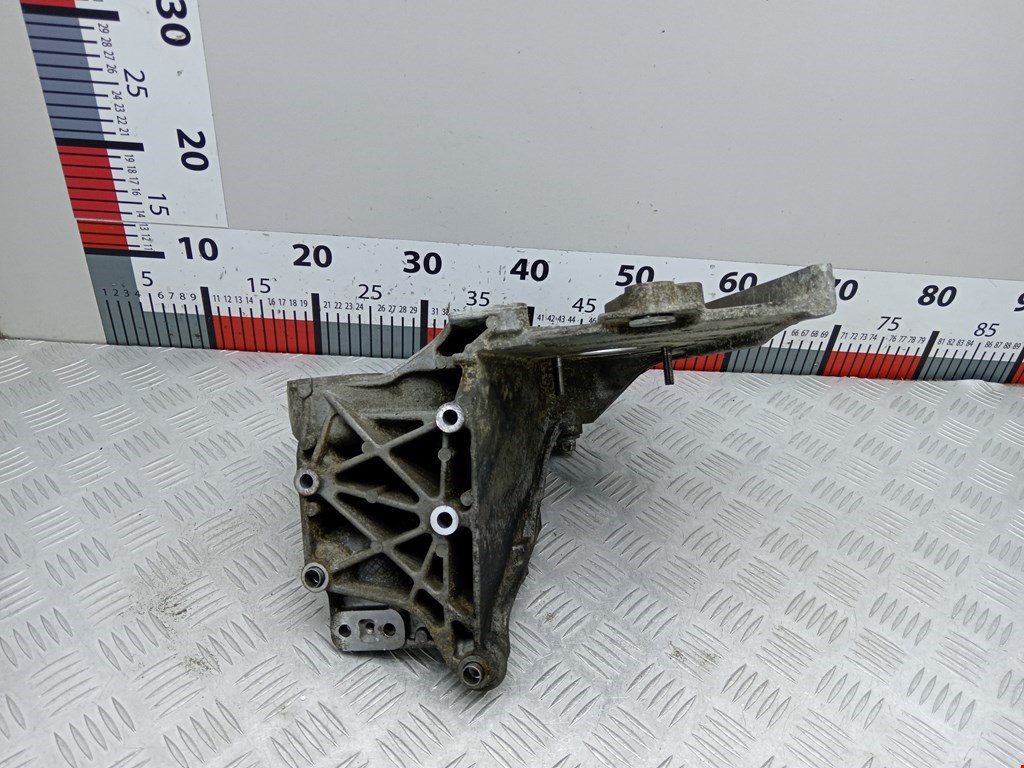 Кронштейн ТНВД OPEL Zafira B 2005-2012