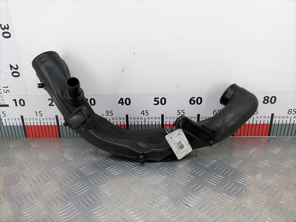 Патрубок воздушного фильтра VOLKSWAGEN Bora 1998-2005