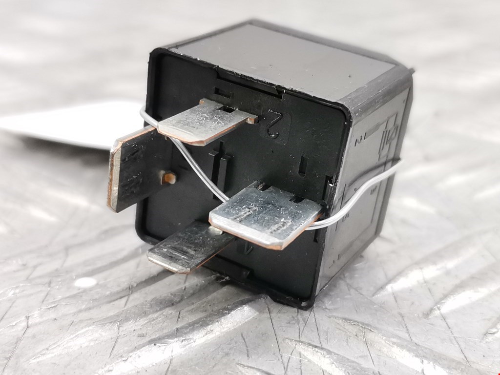 Реле LAND ROVER Range Rover Sport 2005-2013