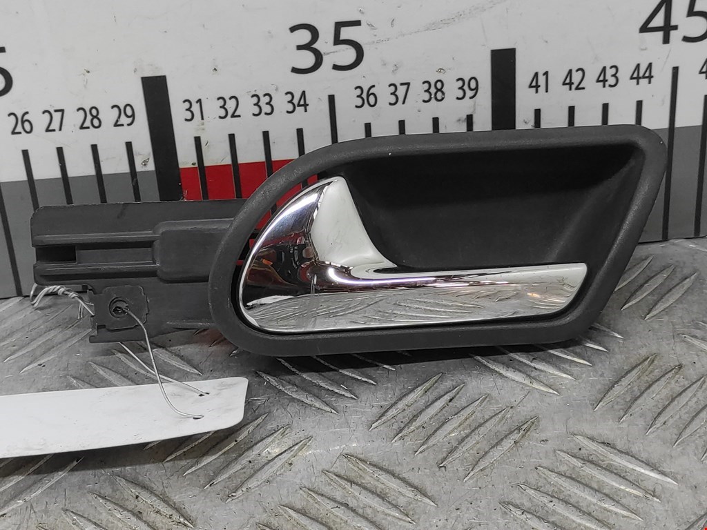 Ручка дверная задняя внутренняя левая VOLKSWAGEN Golf V 2003-2009