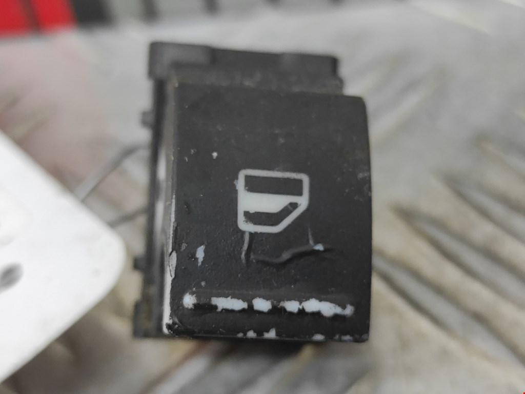 Кнопка стеклоподъемника VOLKSWAGEN Golf V 2003-2009