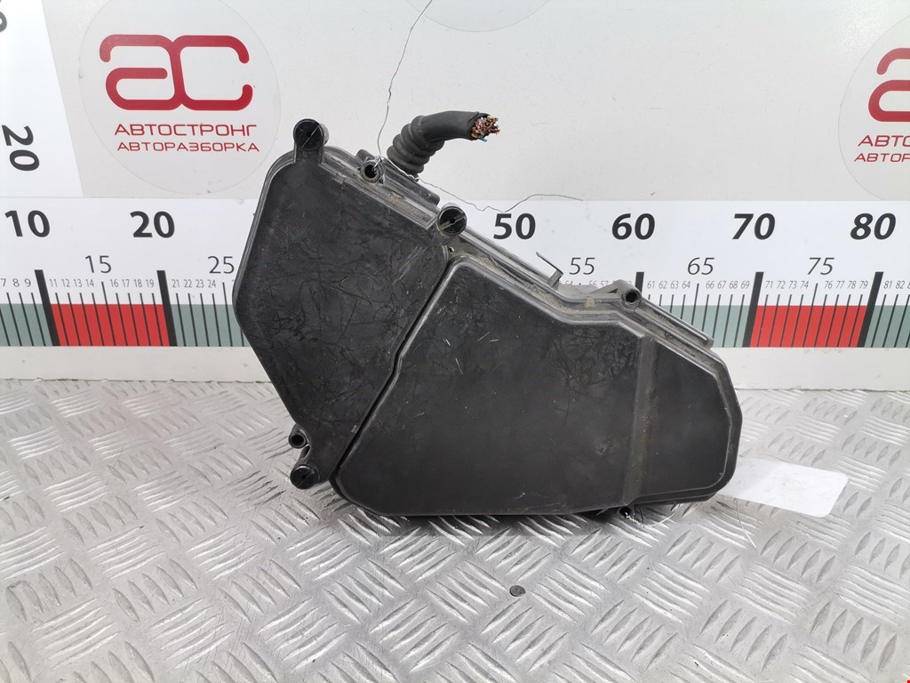 Блок реле VOLKSWAGEN Touareg 2002-2010