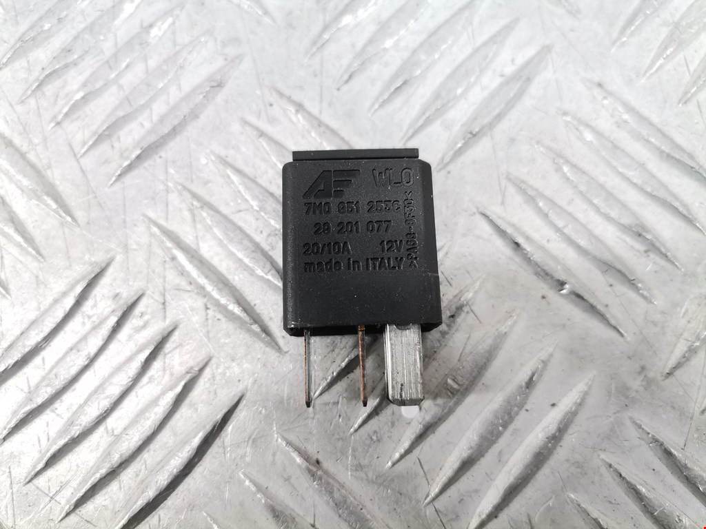 Реле VOLKSWAGEN Touareg 2002-2010