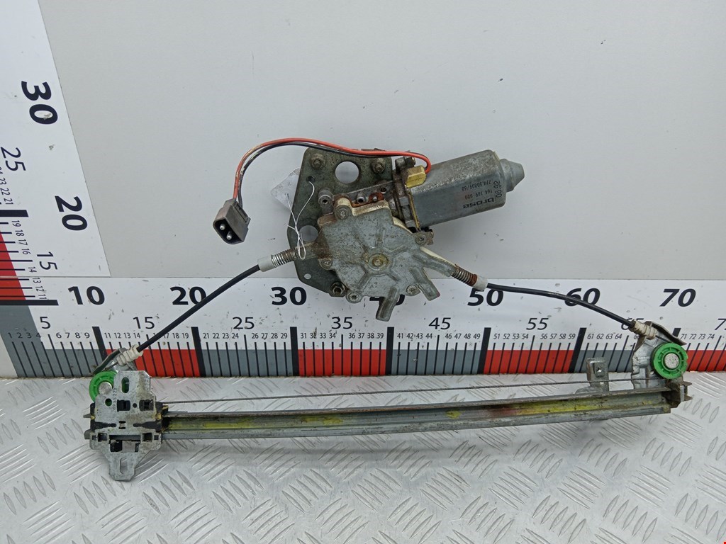 Стеклоподъемник задний правый SAAB 9000 1984-1991