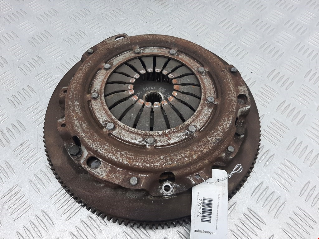 Маховик (демпфер сцепления) OPEL Corsa C 2000-2006