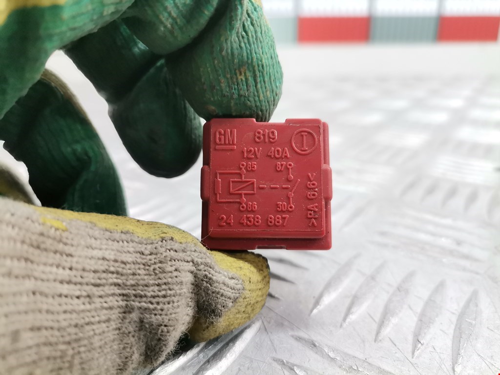 Реле вентилятора Opel Corsa D (2006-2014)