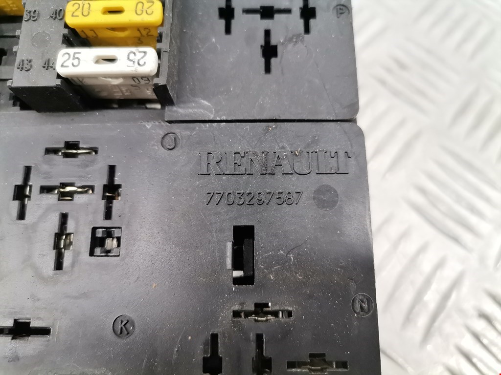 Датчик уровня в бачок омывателя RENAULT Master 1998-2010