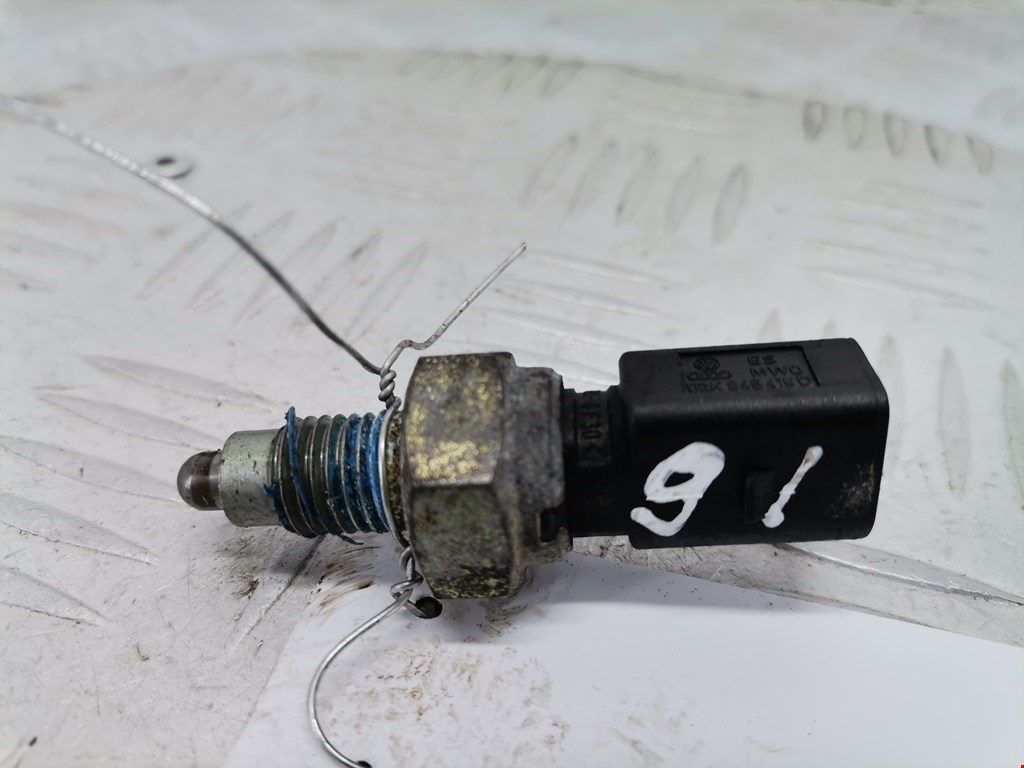 Датчик включения заднего хода VOLKSWAGEN Polo III 1994-2001