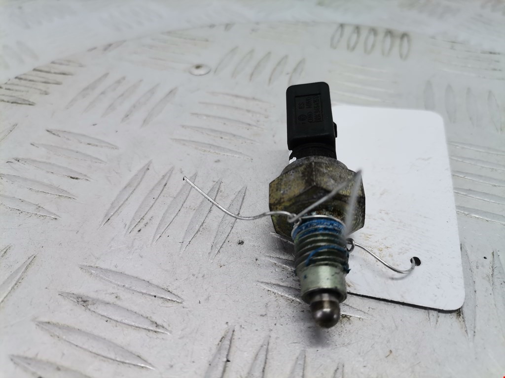 Датчик включения заднего хода VOLKSWAGEN Polo III 1994-2001