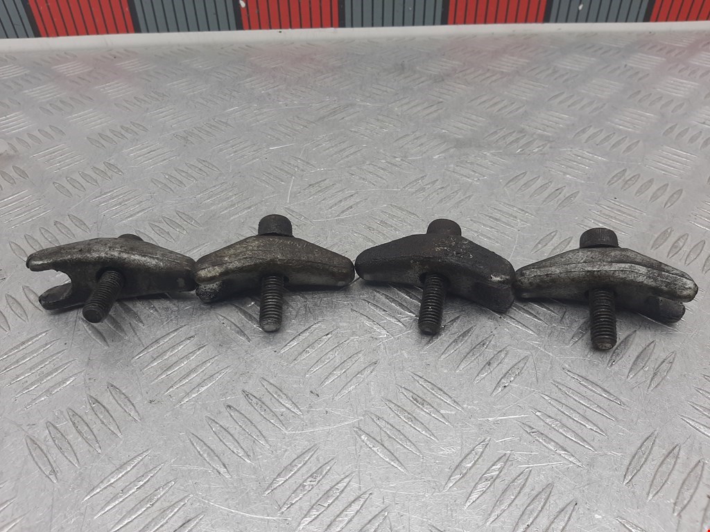 Кронштейн форсунки RENAULT Midlum 1999-2013