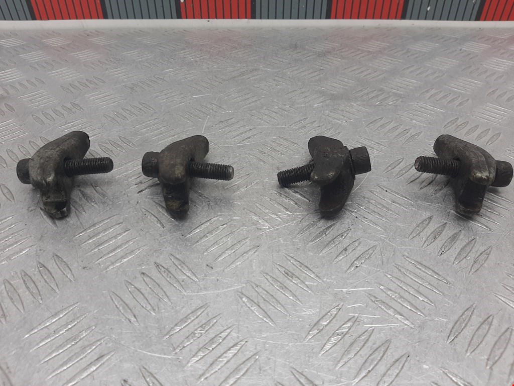 Кронштейн форсунки RENAULT Midlum 1999-2013