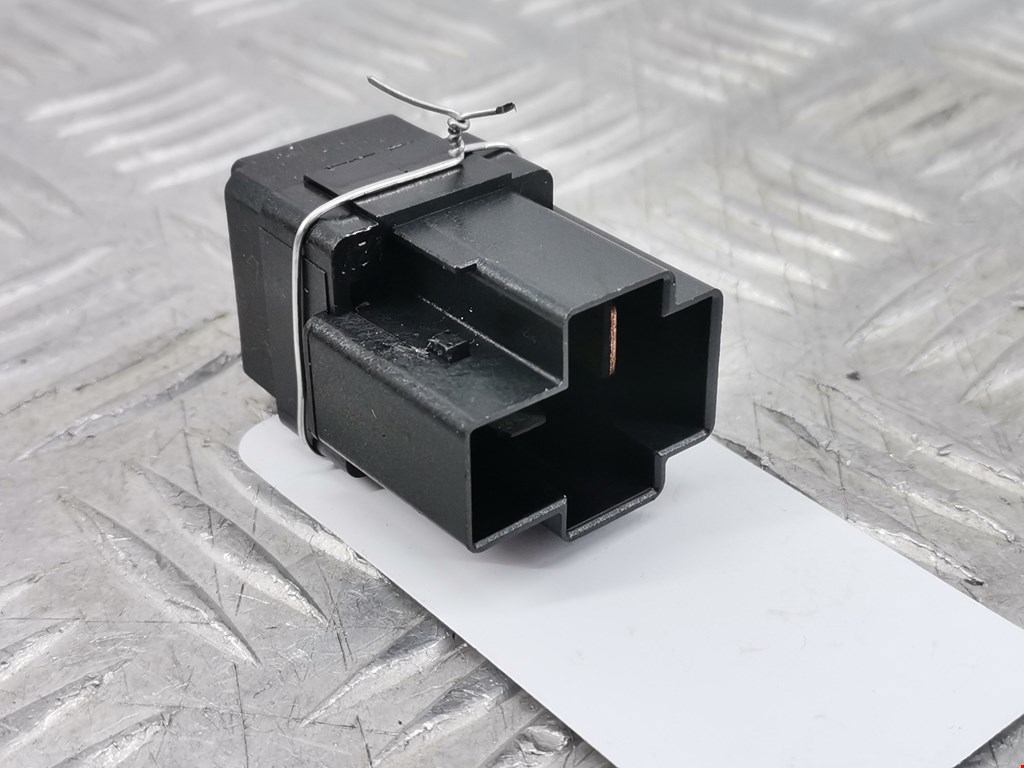 Реле вентилятора Renault Koleos (2008-2016)